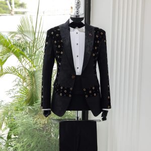 The “Wrap on black” Suit 4